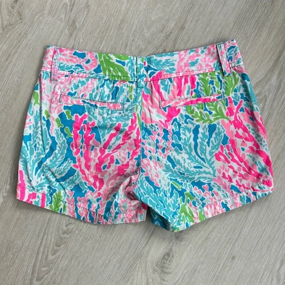 Lilly Pulitzer Colorful Coral Women's Shorts, size 2 - Picture 6 of 7